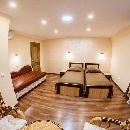 Panorama Apart-Hotel Kamianets Podilskyi Bagian luar foto