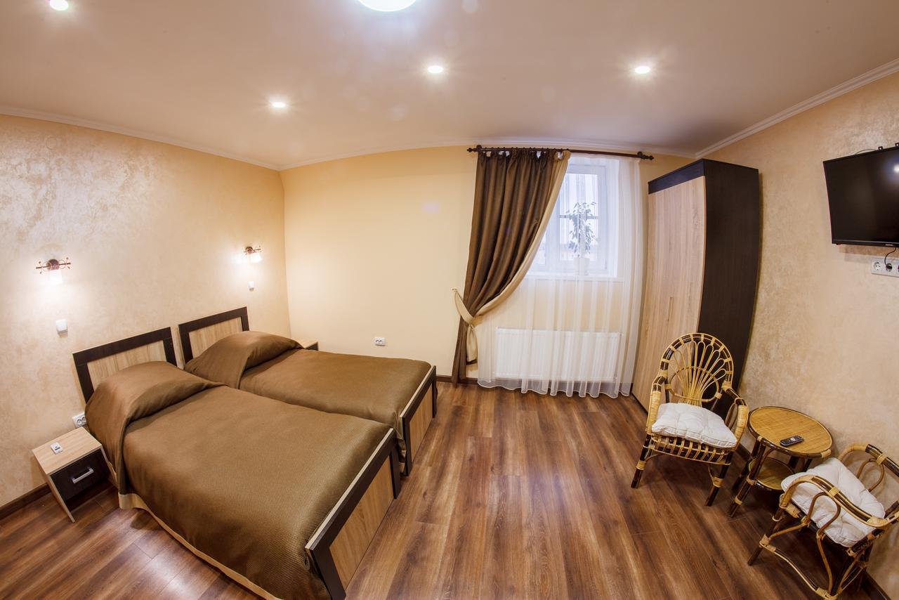 Panorama Apart-Hotel Kamianets Podilskyi Bagian luar foto