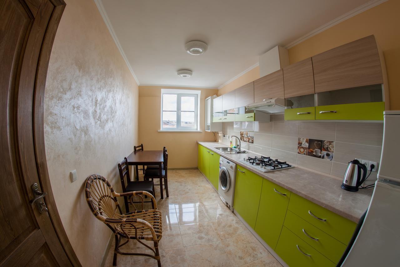 Panorama Apart-Hotel Kamianets Podilskyi Bagian luar foto