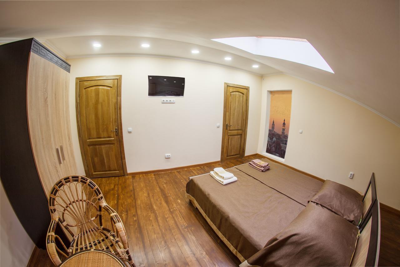 Panorama Apart-Hotel Kamianets Podilskyi Bagian luar foto
