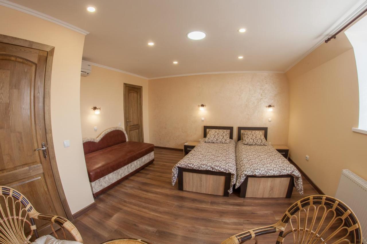 Panorama Apart-Hotel Kamianets Podilskyi Bagian luar foto